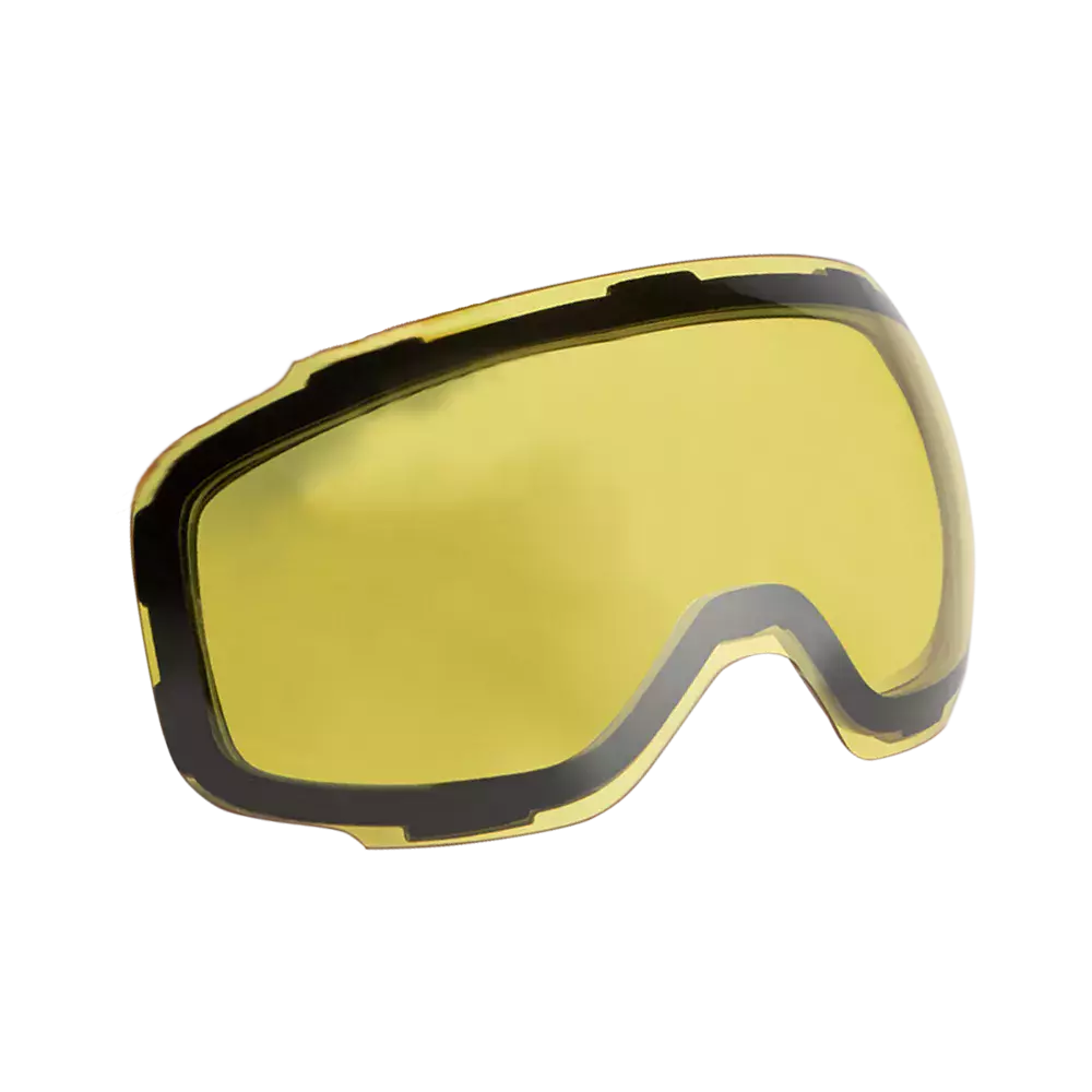 Dette billede viser en udskiftelig, buet linse til skibriller eller motocrossbriller. Linsen har en kraftig gul tone med sort ramme langs kanten og en markeret næsebro, der giver bredt udsyn. Den gule nuance øger kontrast og hjælper i fladt eller svagt lys, mens den buede form beskytter mod vind, sne og skidt. Designet fremstår robust og nemt at montere som reserveglas.