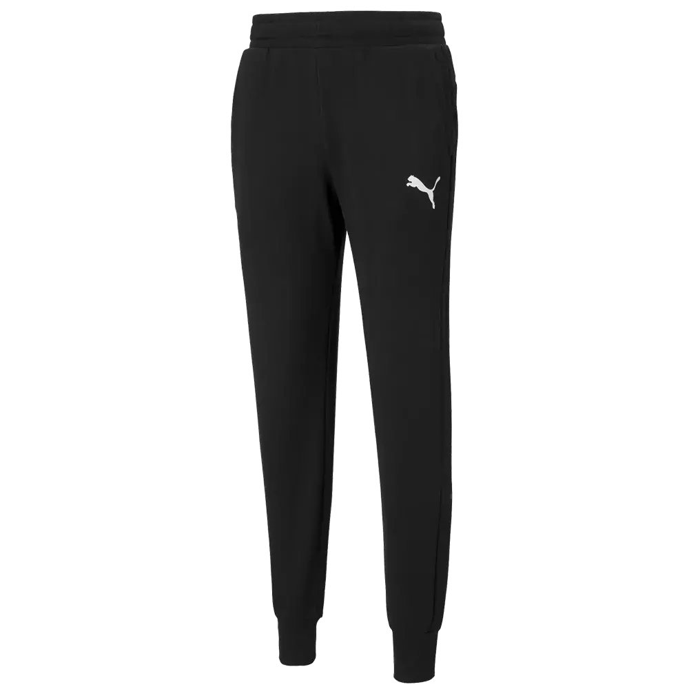 Et par sorte Puma joggingbukser i et enkelt og tidløst design. Bukserne har elastisk linning, ribben ved anklerne og et lille, hvidt Puma-logo på låret. Den slanke, tilspidsede pasform og blødt materiale gør dem behagelige til træning, afslapning eller hverdagsbrug. Diskrete sidelommer og en ren, minimalistisk stil giver alsidighed og let kombination med øvrigt tøj.