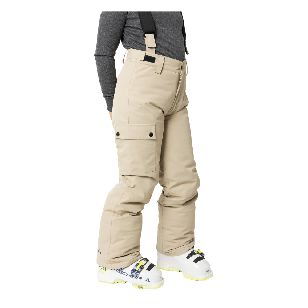 2117 of Sweden præsenterer Jr Misan Padded Ski Pant, en højkvalitets skibukse til børn. Disse skibukser er designet i en neutral beige farve og inkluderer praktiske detaljer som justerbare seler og flere lommer. De polstrede bukser er ideelle til at holde de små varme og komfortable under vinteraktiviteter. Det holdbare materiale sikrer langvarig brug og beskyttelse mod elementerne, perfekt til legefulde dage på skibakkerne.
