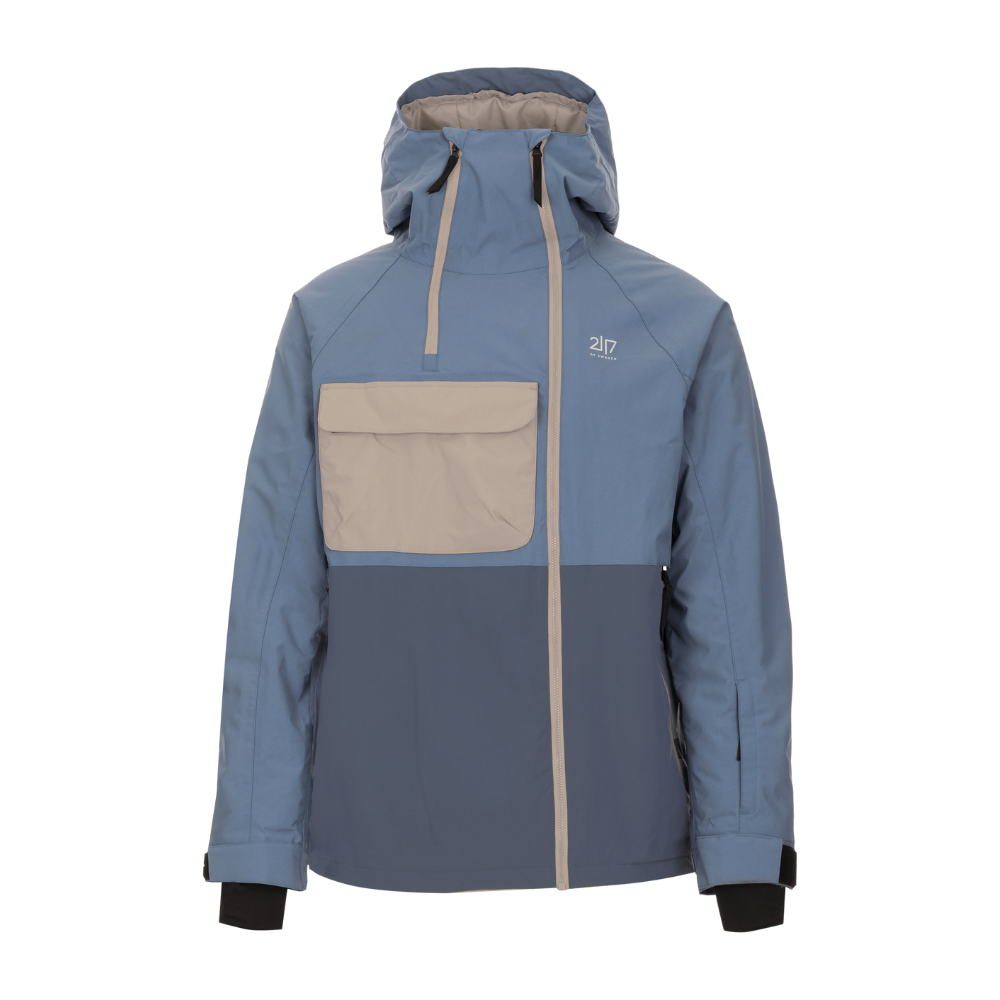 2117 of Sweden Krasse Padded Ski Jacket er en stilfuld herre skijakke, der kombinerer funktionalitet og design. Denne jakke har en blanding af lyseblå og navy farver med en beige brystlomme, som giver et frisk pust til det klassiske vinterlook. Jakken er fremstillet med en høj krave og en justerbar hætte, der yder optimal beskyttelse mod vejrets luner. Med sit moderne snit og praktiske detaljer, er den ideel til både skiture og hverdagens eventyr i koldt vejr.