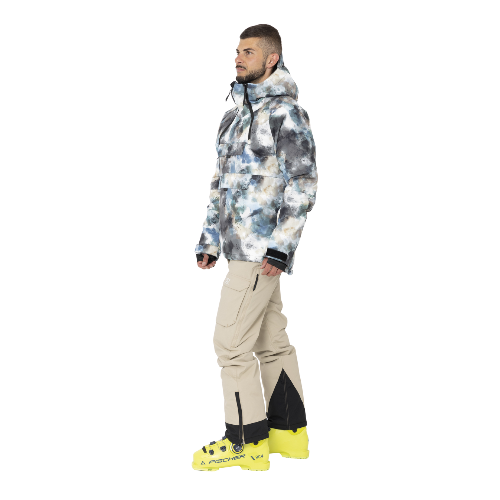 2117 of Sweden Nelkerim Padded Ski Anorak er perfekt til skientusiasten. Denne herre skijakke er designet til at modstå barske vinterforhold med et vandsøjletryk på 15.000mm og åndbarhed på 15.000g/m2. Den er udstyret med PFC-fri imprægnering og strategisk placerede tapede sømme for optimal beskyttelse mod vind og vand. ALTO-uldvattering sikrer varme, mens bevægelsesfriheden bevares. Jakken inkluderer flere praktiske lommer, en fast hætte og snefang, og fremhæver et stilrent skandinavisk design.