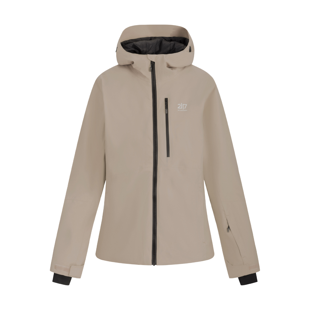 Denne stilrene og funktionelle "2117 of Sweden W Kabo Padded Ski Jacket" er designet til damer, der ønsker optimal komfort og stil på skibakkerne. Jakken har en neutral beige farve og er fremstillet med øje for detaljer som synlige, sorte lynlåse, der giver et moderne touch. Den er udstyret med en rummelig hætte og praktiske justeringsmuligheder, der sikrer både varme og bevægelsesfrihed under alle vinteraktiviteter.