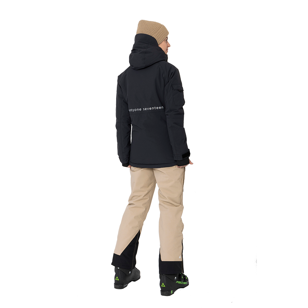 2117 of Sweden introducerer W Nelkerim Padded Ski Anorak til damer, som er den ideelle skijakke til vintersport. Denne anorak er designet i et stilrent, sort look, der kombinerer funktionalitet med moderne æstetik. Jakken er udstyret med flere praktiske lommer, en justerbar hætte og robuste lynlåse, der sikrer maksimal varme og komfort under kolde dage på skibakkerne. Jakken er både vandafvisende og åndbar, hvilket gør den til et perfekt valg for enhver skientusiast.