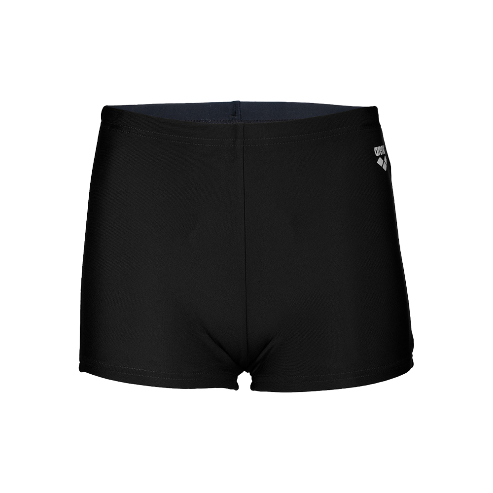 Et par sorte, tætsiddende badeshorts i boxersnit, lavet i glat og hurtigtørrende materiale. Enkle og funktionelle med elastisk linning og flade syninger for komfort under svømning. Diskret logo på hoften giver et sporty præg. Ideelle til træning eller fritidsbrug, de tilbyder god bevægelsesfrihed og minimal vandmodstand. Klassisk, neutral stil der passer til både herrer og unge.