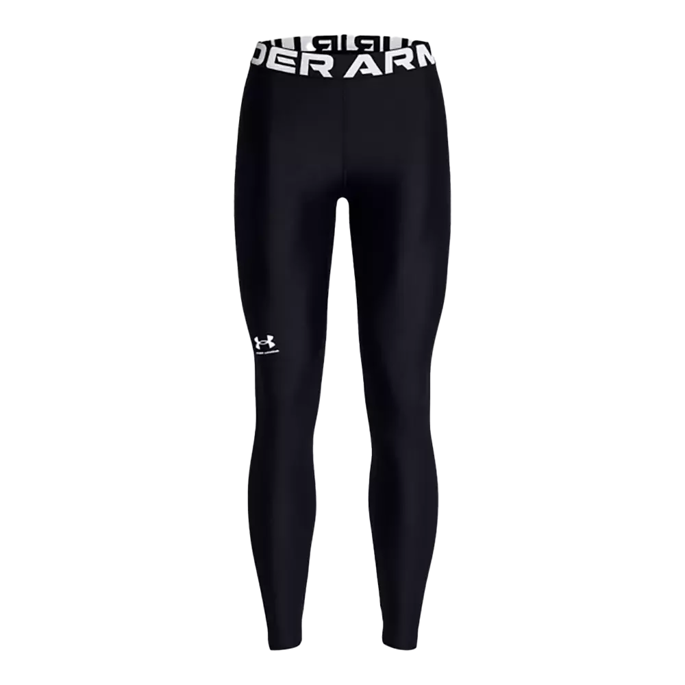 Disse sorte træningsleggings fra Under Armour er tætsiddende og højttaljede med et bredt elastikstykke i taljen prydet af brandets navn. Leggingsene har glat, elastisk materiale der former og støtter kroppen under anstrengende træning, med et lille logo på låret som diskret detalje. Velegnede til løb, fitness og yoga, tilbyder de kompression, bevægelsesfrihed og fugttransport for komfort under alle aktiviteter.