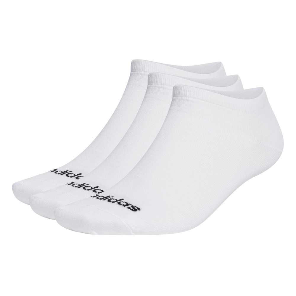 Tre par hvide, lavtskårne ankelsokker lagt pænt ovenpå hinanden. Sokkernes enkle design og bløde materiale signalerer komfort og funktionalitet; elastisk rib ved anklen sikrer en tæt pasform, mens den lave profil gør dem velegnede til sneakers. Diskret sort logo ved tæerne giver et sportigt præg. Ideelle til hverdag, træning og minimalistiske outfits.