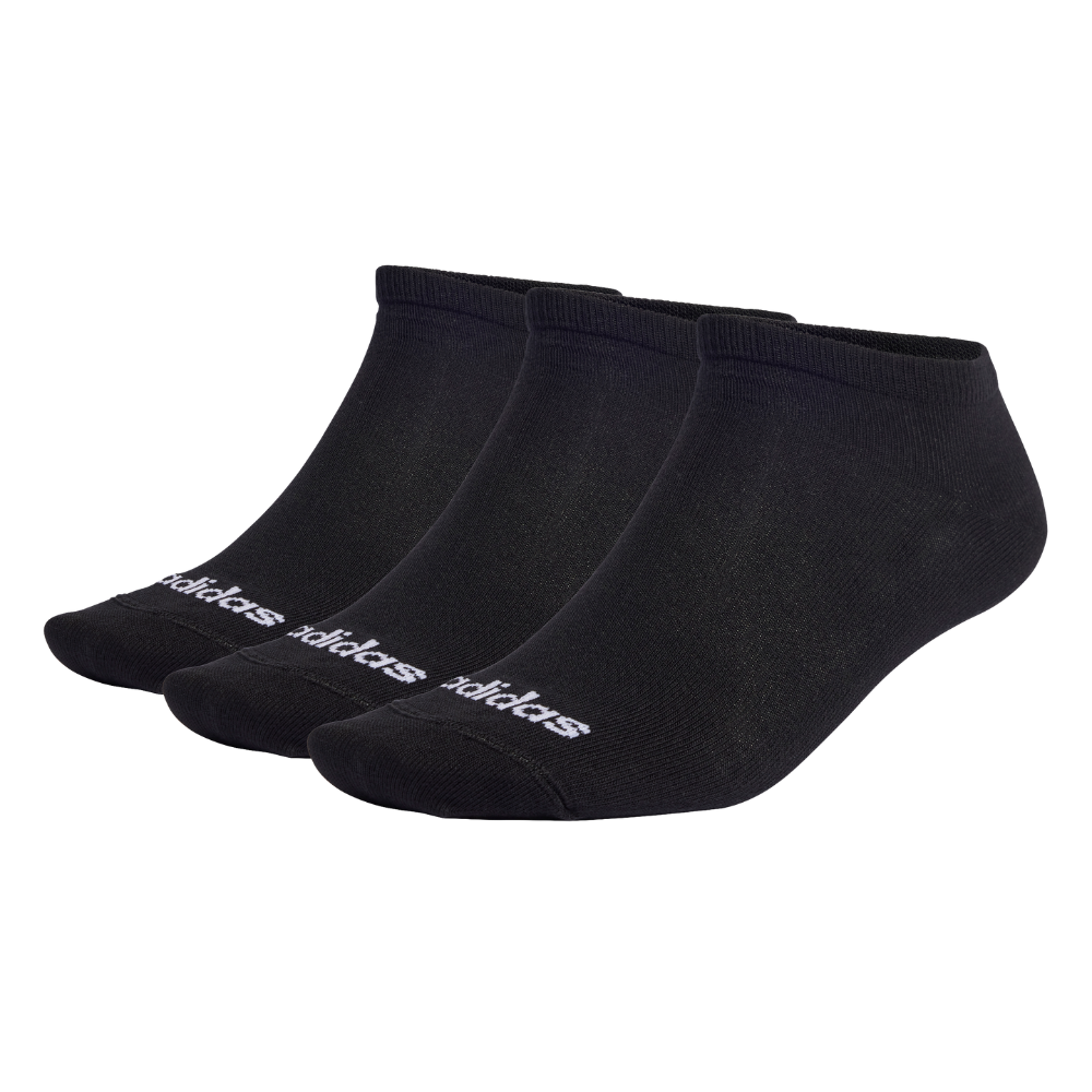 Tre par sorte no-show ankelstrømper fra Adidas med diskret hvidt logo på tåen. Strømperne har lavt snit, elastisk ribkant og blødt, åndbart materiale, der giver god pasform og komfort hele dagen. Velegnede til både hverdag og træning, hvor de sidder tæt uden at være synlige i sko. Enkel og funktionel stil i klassisk sort.