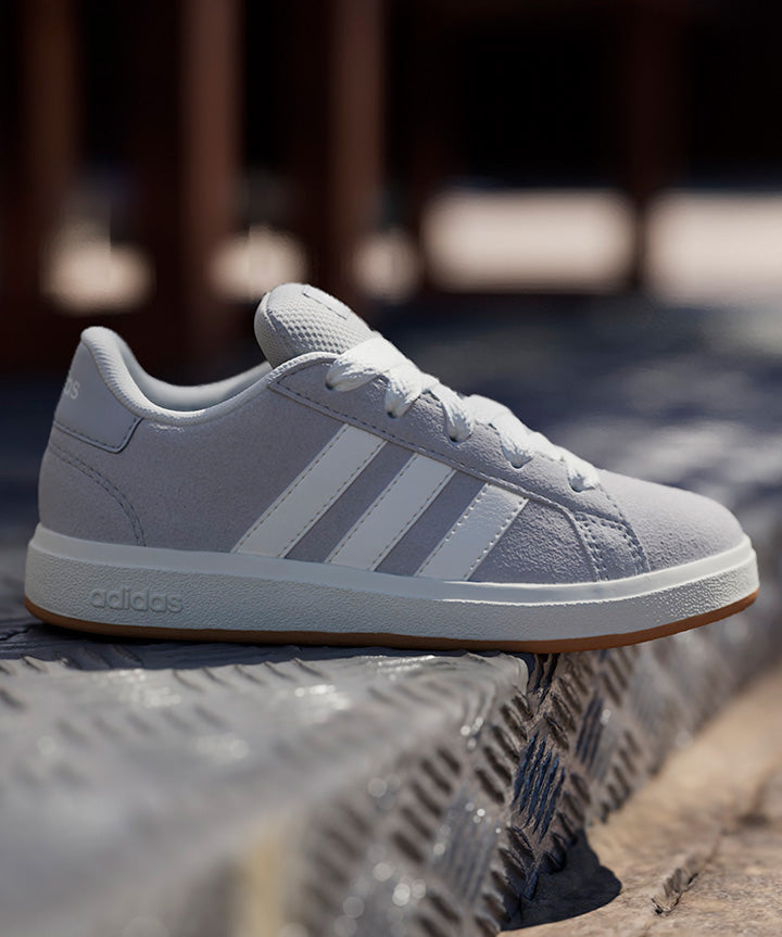 adidas-grand-court-sneaker-graa-livsstil-2.jpg