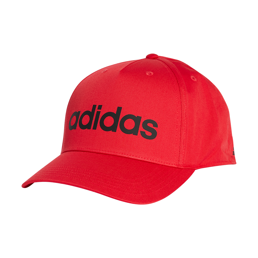 En klassisk rød Adidas-kasket med buet skygge og stort sort logo på forsiden. Kasketten er lavet i ét jævnt materiale med synlige syninger og små ventilationshuller i toppen. Den enkle, sporty stil gør den velegnet til fritidsbrug, træning eller som et farverigt hverdagstilbehør. Det rene design og tydelige brand gør kasketten både funktionel og stilfuld.