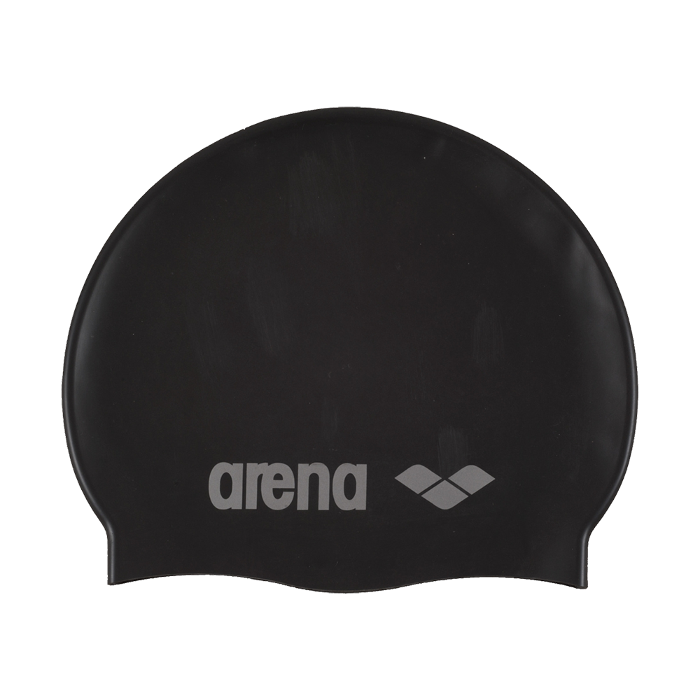 Sort svømmehætte i silikone med et diskret gråt "arena"-logo foran. Hætten har en glat overflade og almindelig rund form med let indskæring ved ører og nakke for bedre pasform. Den er elastisk, vandafvisende og nem at tage på, især egnet til træning, konkurrence eller fritidsbrug. Minimalistisk design og neutral farve gør den velegnet til både kvinder og mænd.