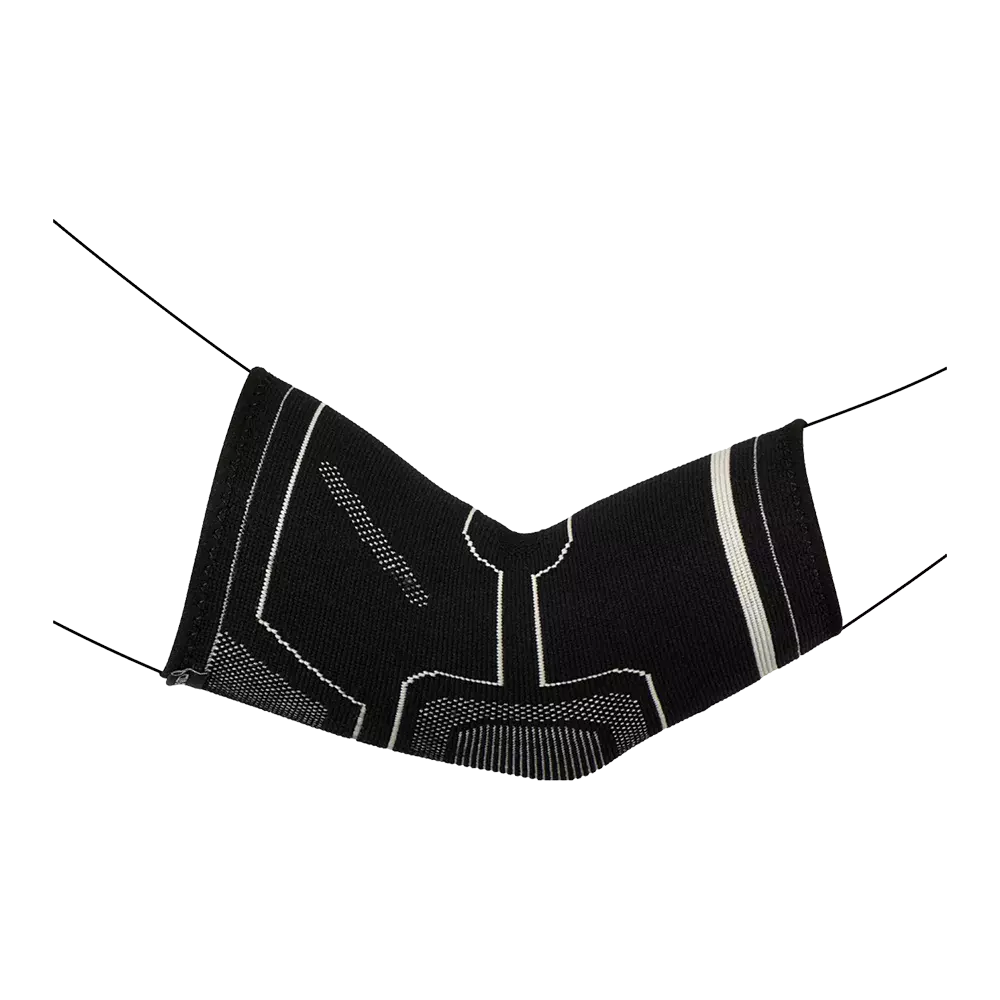 Sort stofmaske med hvid kontrastsyning i geometriske linjer. Masken ser anatomisk formet ud med en central søm og tekstureret område ved næse og hage for bedre pasform og åndbarhed. Elastiske stropper i hver side gør den nem at fastgøre om ørerne. Designet virker moderne og teknisk, egnet til sportsbrug eller daglig beskyttelse, med et stilrent og minimalistisk udtryk.