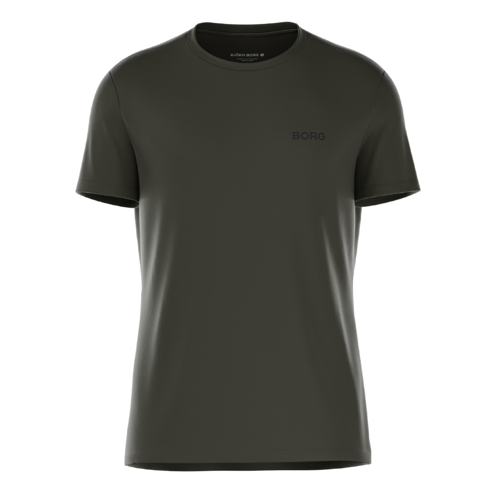Den mørkegrønne T-shirt har et enkelt og sporty design med rund hals og korte ærmer. Materialet ser blødt og let ud, hvilket giver god komfort til både hverdag og træning. Et diskret "BORG"-logo sidder på venstre bryst og tilføjer et stilrent brand-touch. Snittet er afslappet men moderne, nem at style med jeans, shorts eller træningsbukser.