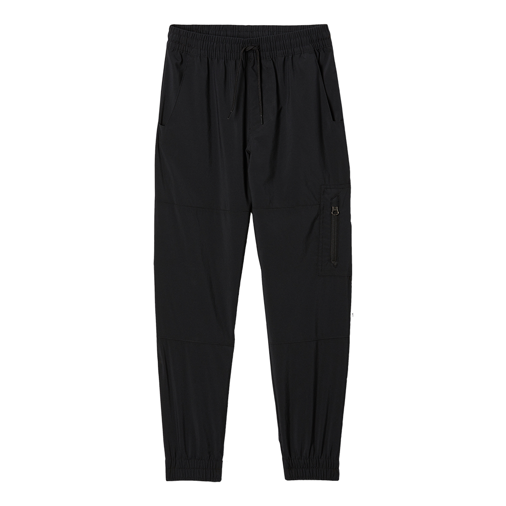 Et par sorte cargobukser i let, teknisk materiale med elastisk talje og justerbar snøre for komfortabel pasform. Bukserne har skrå forlommer, en funktionel sidelomme med lynlås og forstærkede syninger ved knæet. Smalle ben afsluttes med elastiske ankler, der giver et sporty og moderne look. Designet kombinerer funktionalitet og minimalistisk æstetik, velegnet til både hverdag og aktive udflugter.