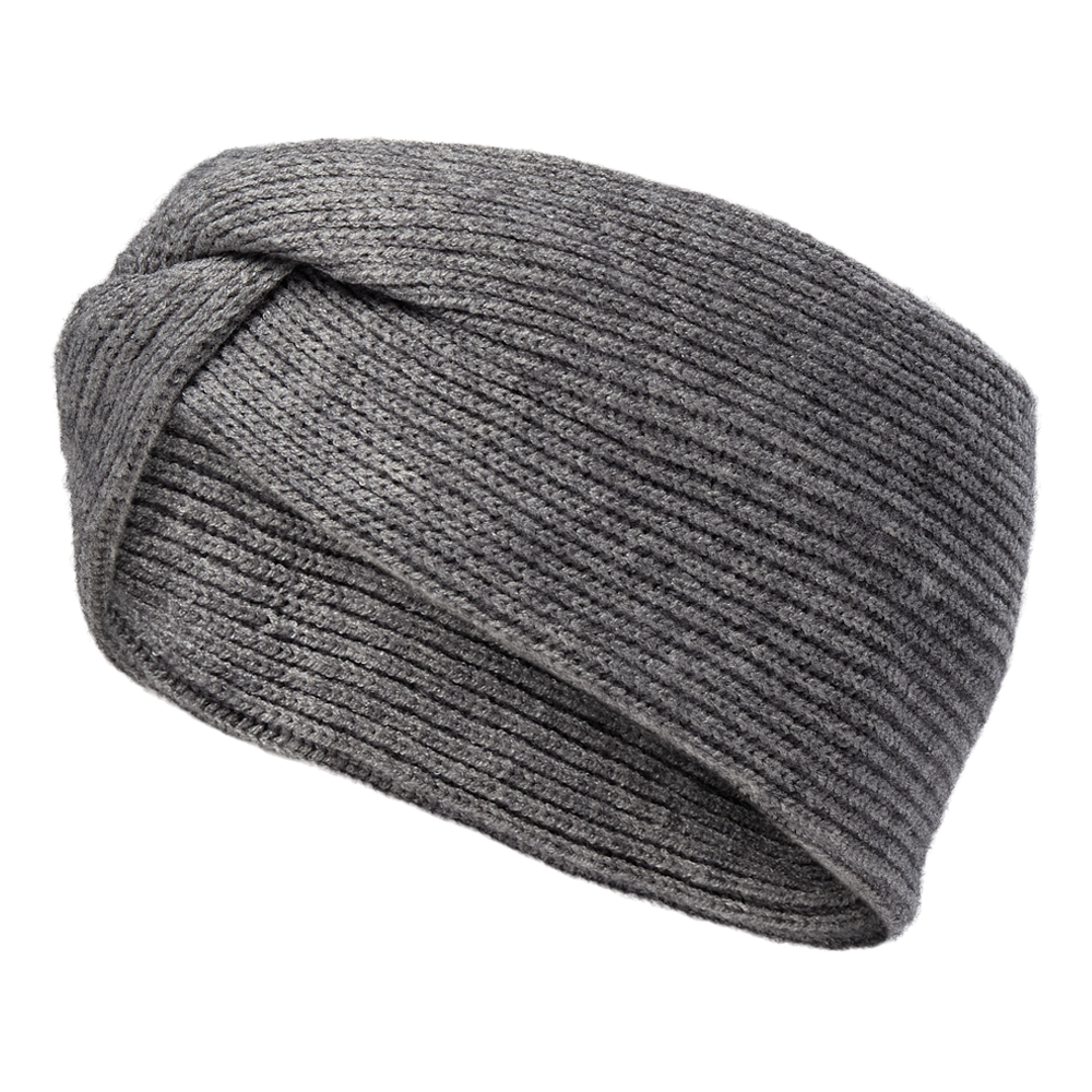 Et enkelt, strikket pandebånd i grå uld- eller cashmere-lignende kvalitet, vist på en hvid form. Pandebåndet er ribstrikket med en korsning foran, der skaber et diskret twist og ekstra volumen. Det virker blødt og varmt, velegnet til kølige dage eller som stilfuldt vintertilbehør. Den neutrale farve gør det nemt at kombinere med jakker og tørklæder i forskellige nuancer.