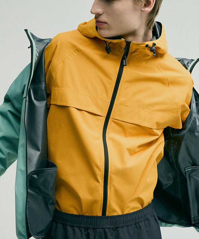 h2o-roemoe-rain-jacket-gul-livsstil_da50047e-c62e-4c76-a06d-47bbf4e68021.jpg