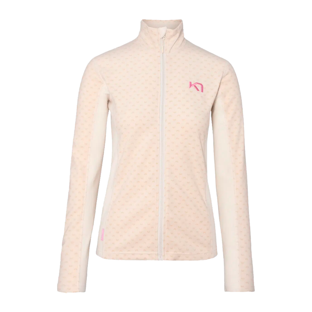 En lys rosa-beige fleecejakke med hel lynlås og høj krave. Jakken har et fint, gentaget småprikmønster og en pink logo på venstre bryst. Den er figursyet med lange ærmer og diskrete sidelommer, hvilket gør den både feminin og praktisk. Materialet fremstår blødt og isolerende, perfekt som mellemlag på kølige dage eller til afslappet, sporty hverdagsbrug.