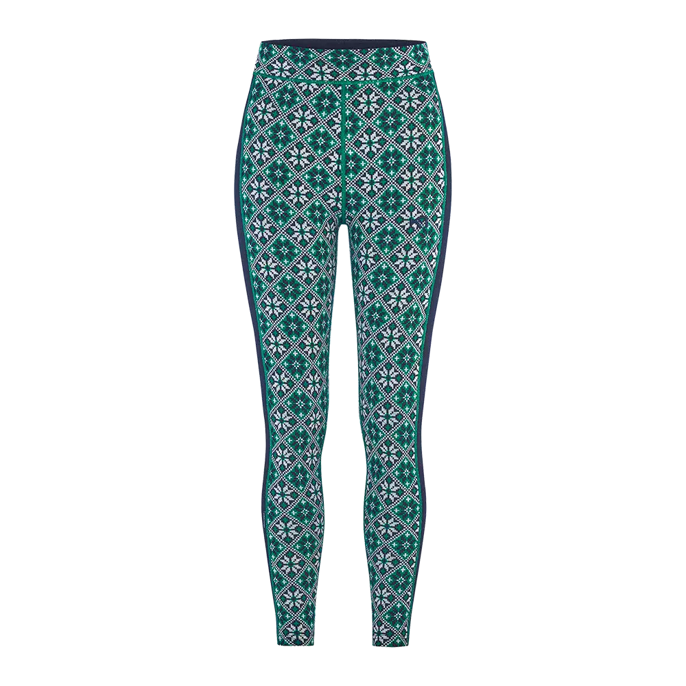 Et par tætsiddende leggings med høj talje i et levende grønt og petrol farveskema. Stoffet har et gentaget geometrisk mønster med diamantformer og stjerne-lignende motiver i hvidt og mørkeblå, omgivet af kontraststriber langs siderne. Designet virker sporty og samtidig dekorativt, velegnet til både træning og hverdagsbrug, og fremhæver benenes form med et flatterende snit.