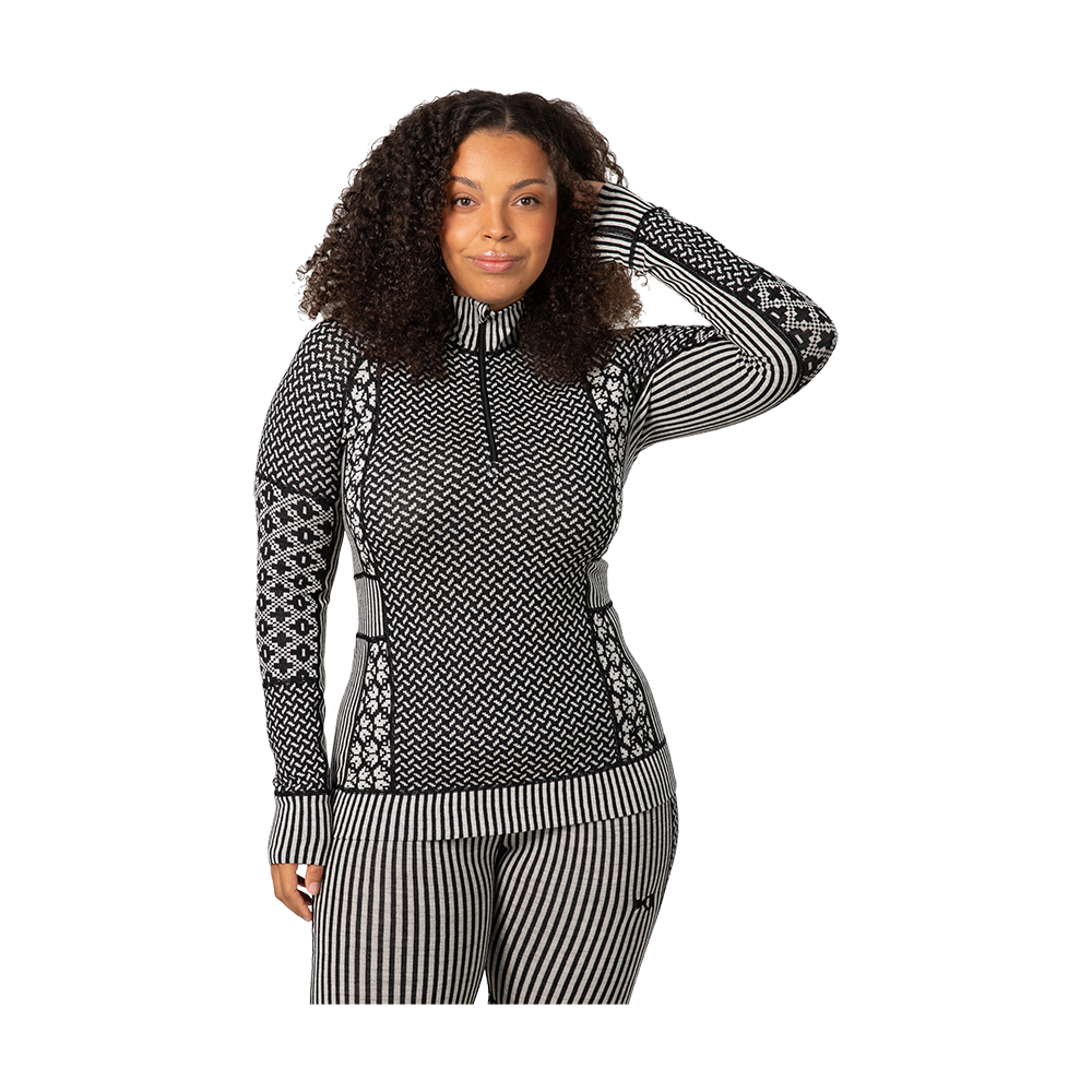kari-traa-w-smekker-hz-merino-622681_Black-dame-skiundertoej-45071-sort-e.png
