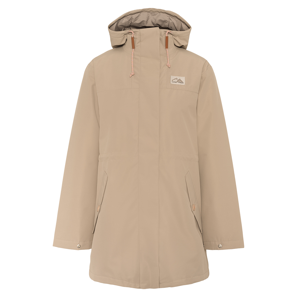 En elegant, beige parka med fast hætte og regulerbare snore ved halsen. Jakken har en skjult lynlås bag en enkelt placket, to skrå lommer med klap og trykknapper og et lille, diskret logo på brystet. Materialet ser mat og vandafvisende ud, hvilket gør den velegnet til hverdag og udendørsbrug. Snittet er enkelt og funktionelt med let A-form og længde til hoften.