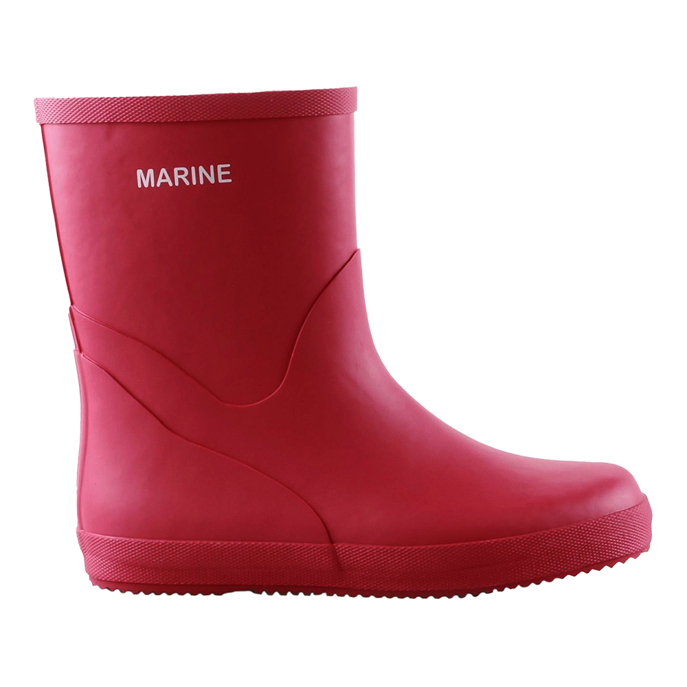 Rød gummistøvle i enkelt og moderne design, med ordet "MARINE" trykt øverst på skaftet. Støvlen har en glat overflade, subtile dekorative syninger og et skridsikkert mønstret sål. Midtlængde skaft giver god beskyttelse mod regn og mudder, mens den robuste gummikonstruktion gør den nem at rengøre. Praktisk til udeaktiviteter på våde dage.