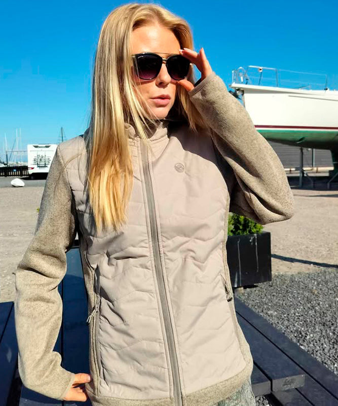 nanok-getrud-25-w-livsstil-beige.jpg
