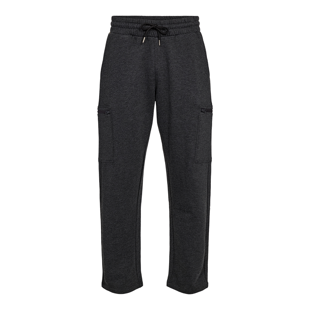 De mørkegrå sweatpants har et afslappet og funktionelt design med elastisk talje og justerbar snor. Bukserne er lavet i blødt, fleece-lignende materiale og har to sidelommer med lynlås samt ekstra cargolommer på lårene. Den lige benform og ribkanter ved taljen giver et behageligt fit, ideelt til afslapning, træning eller hverdagsbrug, hvor komfort og praktisk opbevaring prioriteres.