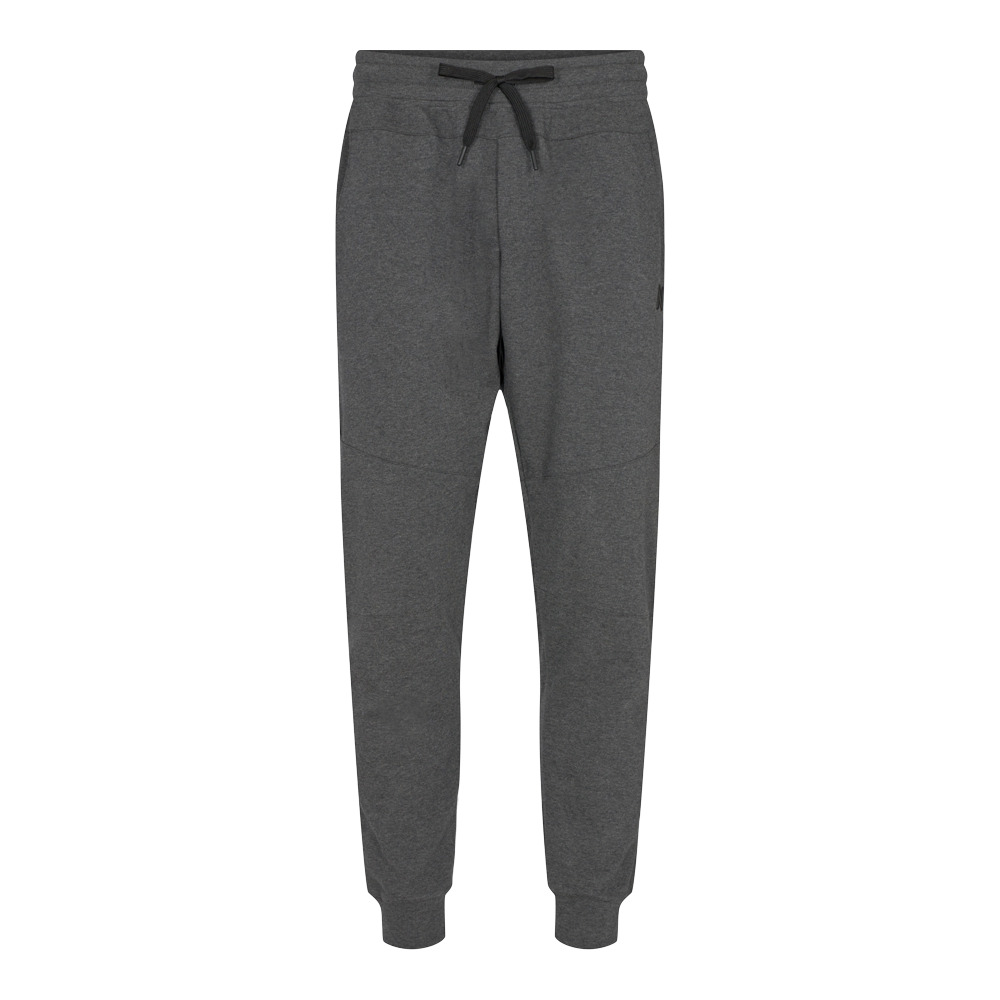 Mørkegrå joggingbukser i blødt, fleecet eller bomuldsblandet stof med en afslappet, men let tilspidset pasform. Elastisk talje med snøre, skrålommer i siderne og ribbede ankelmanchetter giver et sporty udtryk. Syninger ved knæene og et minimalistisk design gør bukserne velegnede til både afslapning og træning. Perfekt til kolde dage.