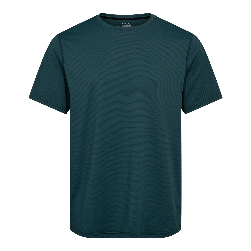 En enkelt, mørkegrøn/turkis t-shirt i funktionelt design med rund hals og korte ærmer. Stoffet har en let struktur, hvilket giver et sporty og rent udtryk. Snittet er løstsiddende og ser behageligt ud til både træning og fritidsbrug. Minimalistisk detaljering og diskret logo i halsen understreger det enkle look, som gør trøjen nem at kombinere med andre beklædningsdele.