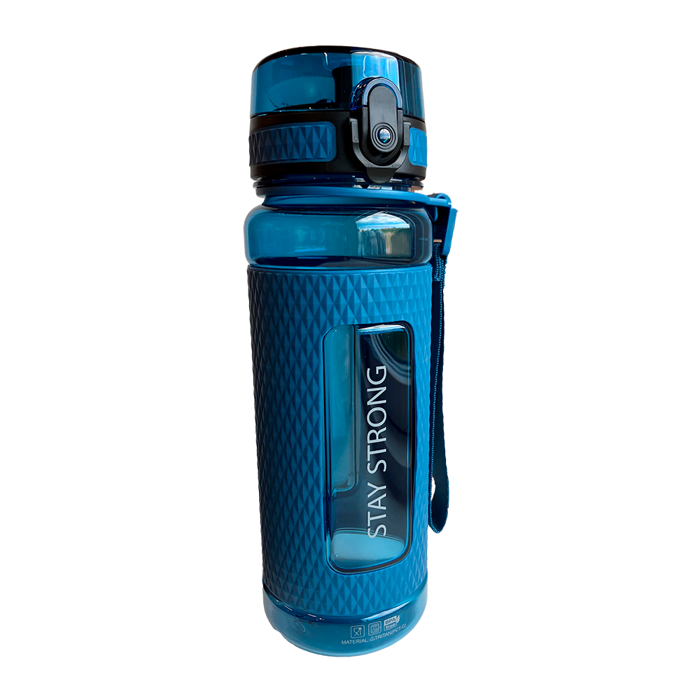 Nico Drinking Bottle, Uni - Drikkedunk fra Nico er din ideelle følgesvend til at holde dig hydreret hele dagen. Med en kapacitet på 800 ml er denne drikkedunk perfekt til både hverdagsbrug og udendørs aktiviteter. Den er fremstillet i slidstærk Tritan™-plast, der er fri for BPA og BPS, sikrer holdbarhed og sundhedsvenlighed. Flasken kan tåle opvaskemaskine og er fødevaregodkendt i hele Europa. Designet inkluderer et praktisk bærebånd, der gør flasken nem at transportere.