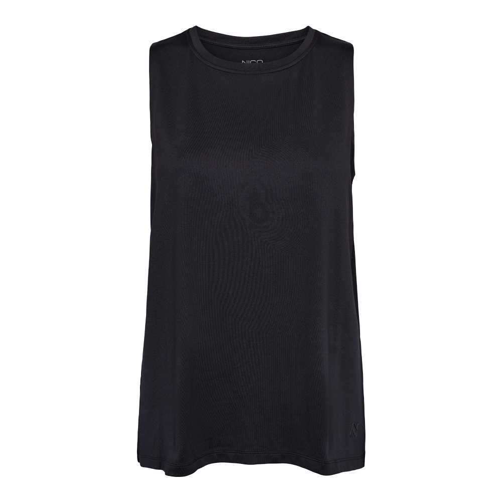 En enkel, sort, ærmeløs top med rund hals og løs pasform præsenteres på en mannequin. Stoffet ser glat og let tekstureret ud, sandsynligvis bomuld eller blanding, med en diskret kant ved bunden. Toppen har et minimalistisk udtryk, velegnet til både hverdagsbrug og lag-på-lag styling. Den neutrale farve og rene snit gør den alsidig og let at kombinere med jeans, nederdel eller jakke.