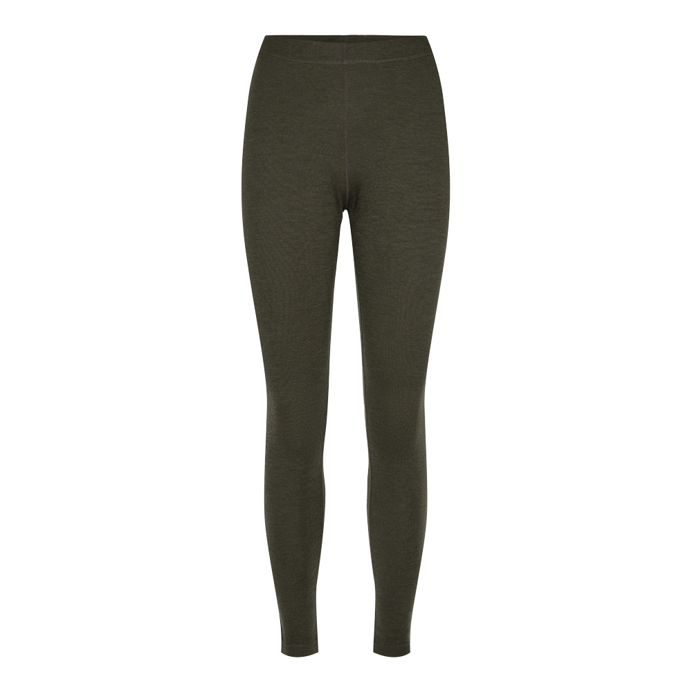 Et par tætsiddende leggings i olivengrøn med høj talje og enkelt, minimalistisk snit. Materialet ser blødt og let ribbet ud, med fladt elastikkant ved taljen og en synlig center-søm foran. Buksebenene er lange og slanke, tætsiddende til anklerne, hvilket giver et strømlinet udtryk. Den neutrale farve og den behagelige pasform gør dem perfekte til lag-på-lag, træning eller hverdagsbrug.