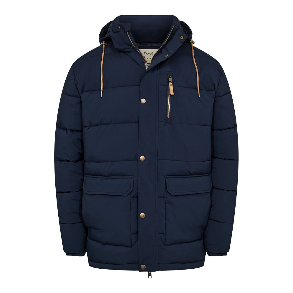 En mørkeblå, polstret vinterjakke med rummelig hætte og beige snoredetaljer. Jakken har vandafvisende overflade, lodrette syninger der skaber fyldige, kviltede felter samt en beskyttende front med lynlås og trykknapper. Der er en lille brystlynlås og to store klaplommer til hænder eller opbevaring. Designet er funktionelt og tidløst, velegnet til kolde dage og casual, udendørs brug.
