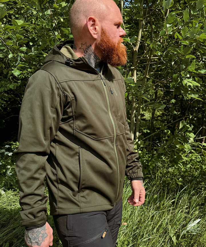 nord-vitus-25-sr-groen-softshell-livsstil.jpg