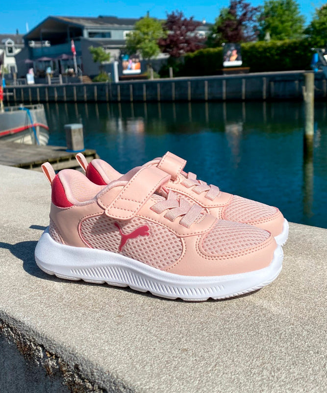 puma-jr-fun-racer-livsstil-lyseroed.jpg