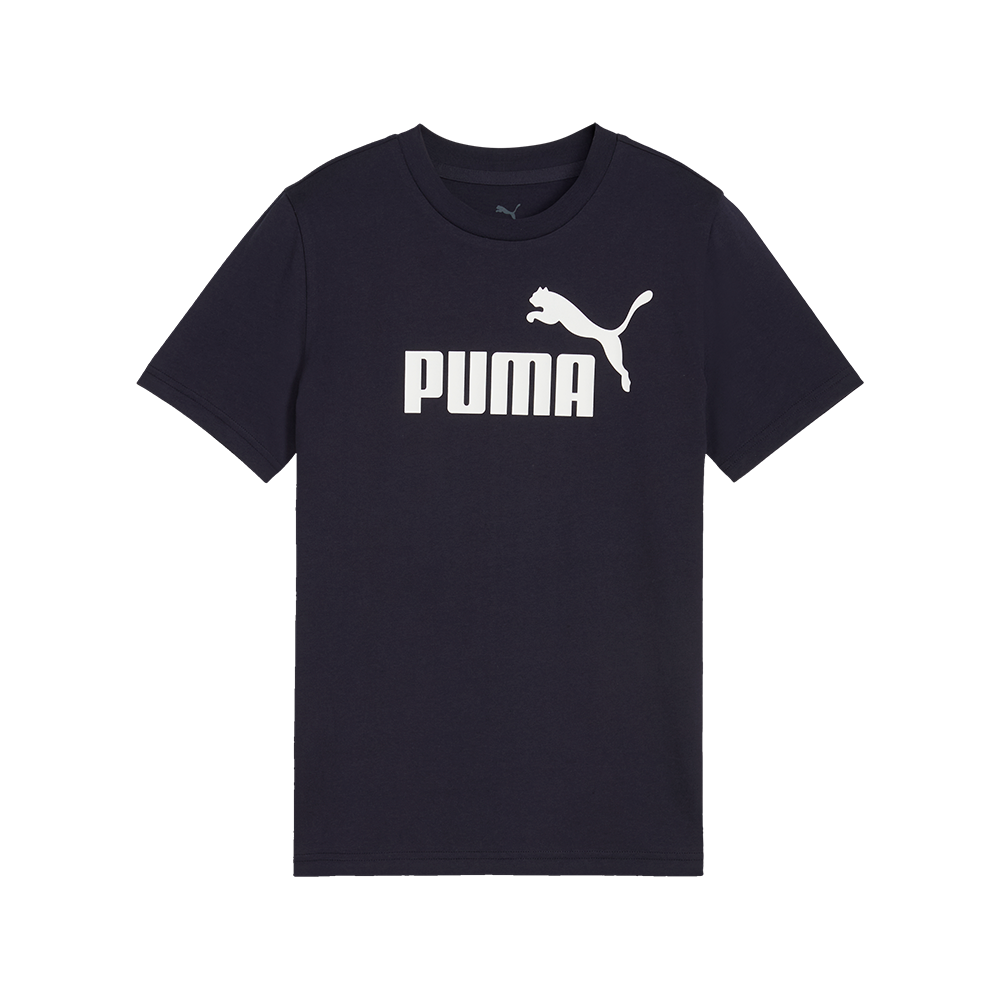 Mørkeblå Puma T-shirt i enkel, sporty stil med rund hals og korte ærmer. Materialet ser blødt og let ud, ideelt til hverdag og træning. Midt på brystet sidder et stort, hvidt Puma-logo og navnet PUMA i markant typografi, hvilket giver et rent og genkendeligt udtryk. Pasformen virker normal, let at kombinere med jeans eller træningsbukser.