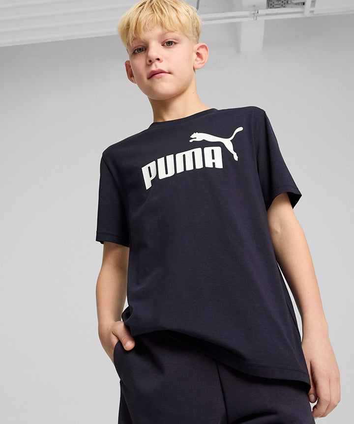 puma-jr-no1-logo-t-shirt-684906_16-boerne-t-shirt-45319-moerkeblaa-livsstil-a.jpg
