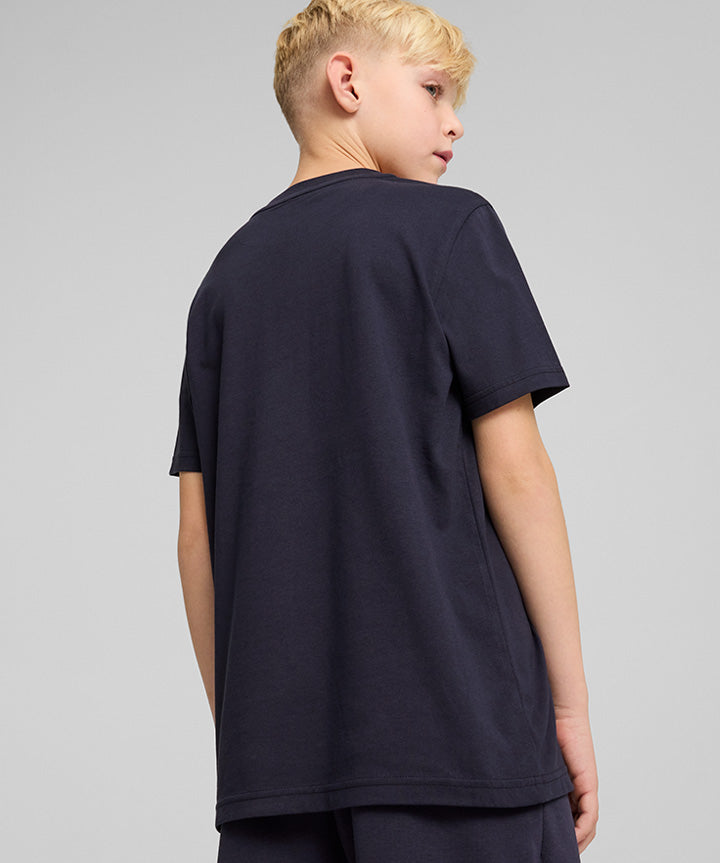puma-jr-no1-logo-t-shirt-684906_16-boerne-t-shirt-45319-moerkeblaa-livsstil-b.jpg