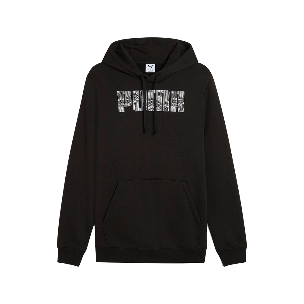 Sort hættetrøje fra Puma med et grafisk, stribet logotryk i hvide bogstaver på brystet. Trøjen har en rummelig hætte med snøre, en klassisk kangurulomme og ribkanter ved ærmer og talje. Stilren og afslappet pasform gør den velegnet til både hverdag og træning. Materialet virker blødt og komfortabelt, hvilket giver et enkelt, sporty udtryk.