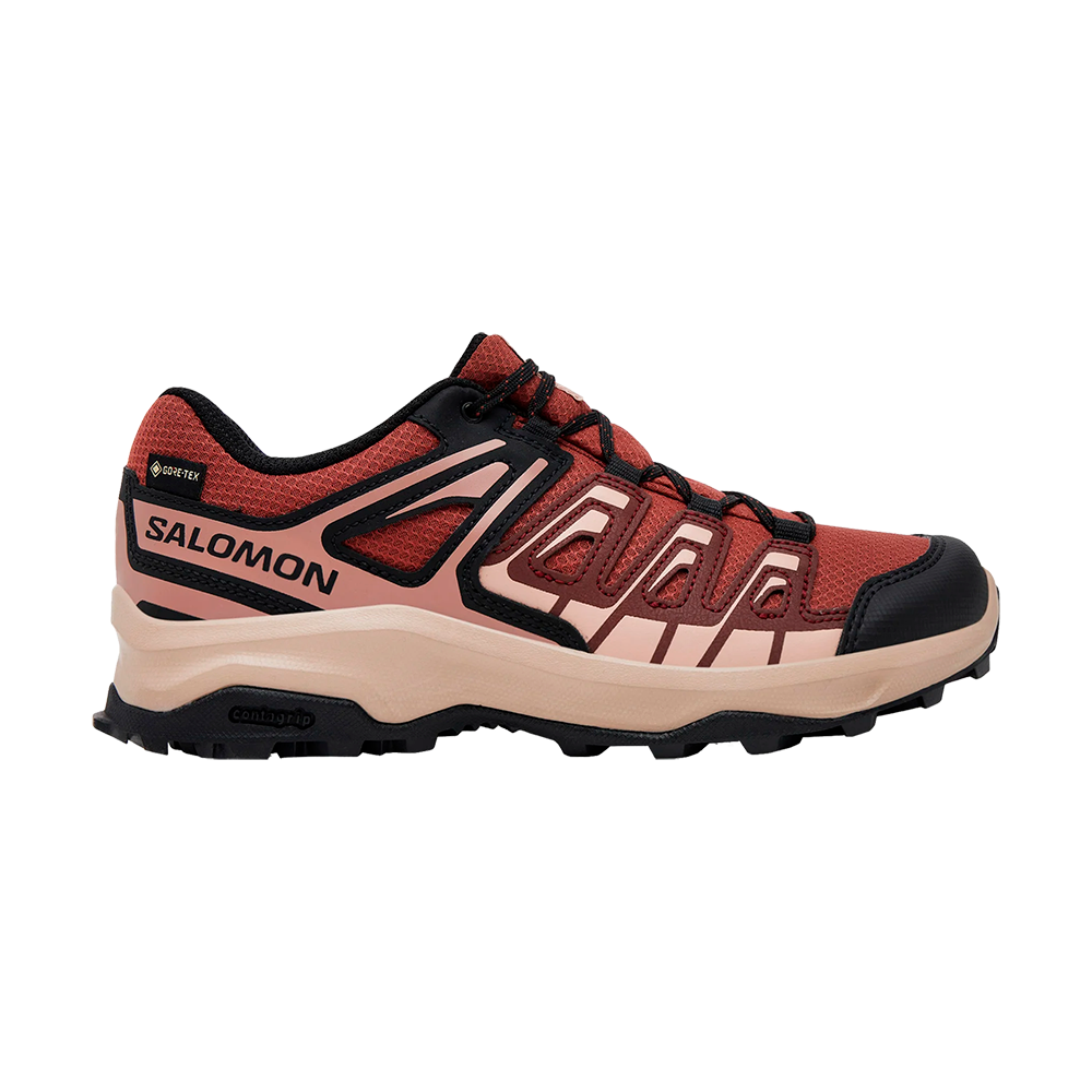 beige nuancer med sorte detaljer. Overdelen er åndbar mesh med syntetiske forstærkninger, beskyttende tåkap og hurtig snøreløsning. Gore‑Tex‑mærket antyder vandtætning, mens den kraftige Contagrip‑yttersål giver godt greb i ujævnt terræn. Designet kombinerer funktionalitet og moderne æstetik til vandreture og off‑road‑løb. Perfekt til tekniske ture og daglig brug.