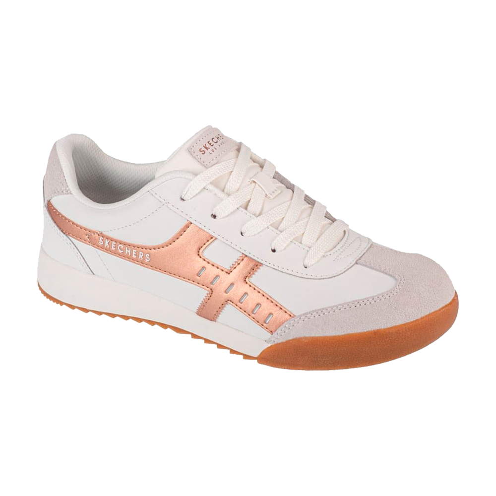 En stilren, lavprofil sneaker fra Skechers i hvidt læder og lysegråt ruskind med en metallisk rosaguld detalje langs siden. Skoen har klassiske snørebånd, polstret ankelkrave og en lys gum-sål, der giver et retro og sporty udtryk. Kombinationen af materialer og farver gør den både moderne og alsidig — velegnet til hverdag og afslappede outfits.