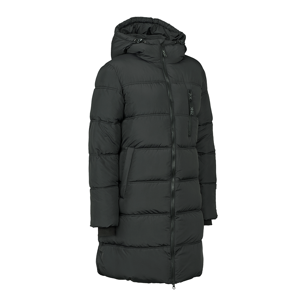 Zink W Gunilla Jacket er en stilfuld dame vinterjakke, der garanterer varme i de kolde måneder. Jakken, præsenteret i en dyb mørkegrøn farve, har en lang, quiltet design som yder optimal isolering og beskyttelse mod kulden. Hætten er rummelig og justerbar, hvilket gør den ideel til at modstå vind og vejr. Jakken er også udstyret med praktiske lommer, der sikrer, at dine vigtigste ting er tæt ved hånden.