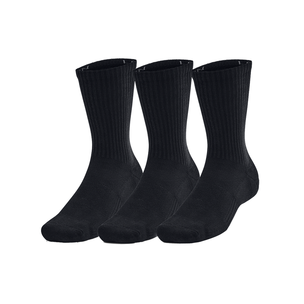 På billedet ses et sæt på tre sorte sokker i mellemlang længde. Sokkerne har en ribstrikket skaft, forstærket hæl og tå samt tætvævet foddel, som giver god støtte og holdbarhed. Materialets struktur ser blød og åndbar ud, passende til både hverdag og sport. Det enkle, mørke design gør dem nemme at kombinere med forskellige sko og outfits.