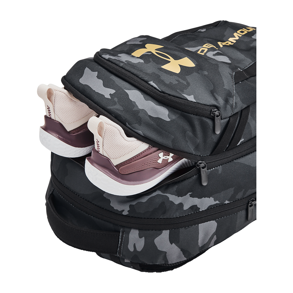 under-armour-hustle-6.0-backpack-1384672-001-rygsaek-44706-sort-b.png