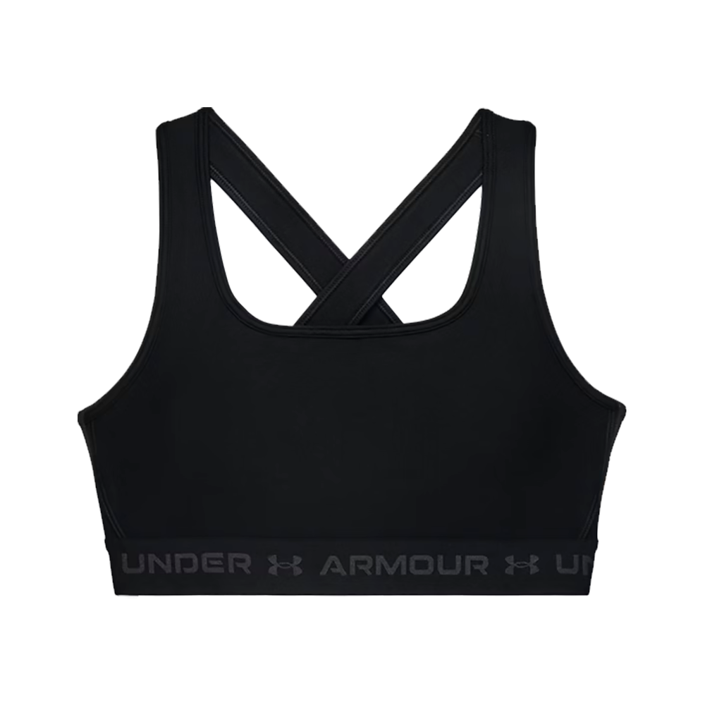 Den sorte sports-bh har et enkelt, funktionelt design med brede skulderstropper, der krydser i ryggen for ekstra støtte. Et bredt elastikbånd nederst bærer Under Armour-logoet diskret og giver stabil pasform under træning. Materialet virker blødt og svedtransporterende, hvilket gør den velegnet til både løb og styrketræning. Minimalistisk, praktisk og stilren til aktivt brug.