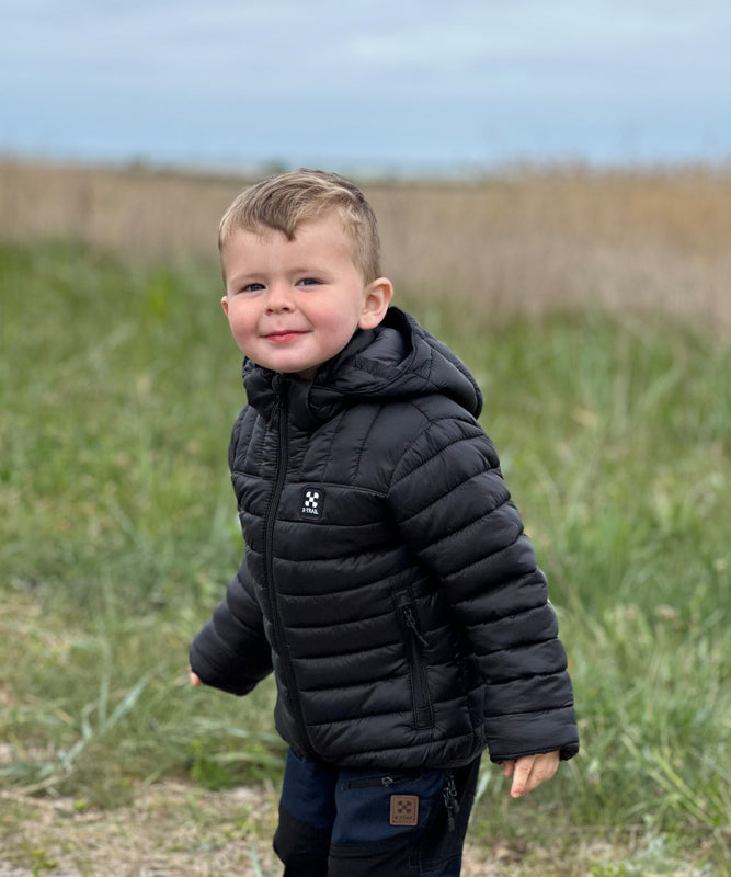 x-trail-jr-fiber-jacket-livsstil-sort.jpg