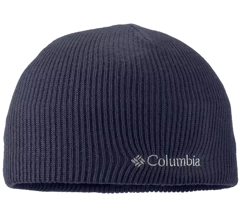 Denne mørkeblå, ribstrikkede Columbia-hue har et enkelt og funktionelt design. Den tætsiddende model uden stor kant giver et klassisk look, mens det diskrete, hvide Columbia-logo er broderet tæt ved kanten. Huen ser ud til at være fremstillet i et blødt, isolerende strikmateriale, velegnet til kolde dage og udendørs aktiviteter, hvor varme og enkel stil er i fokus.