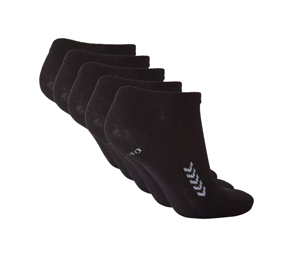 stribemønster langs siden. Designet fremstår praktisk og åndbart, velegnet til hverdag og sport. En stilren multipakning, der giver komfort og dæmpning ved hælen samt en enkel, minimalistisk finish til sneakers eller fritidssko.
