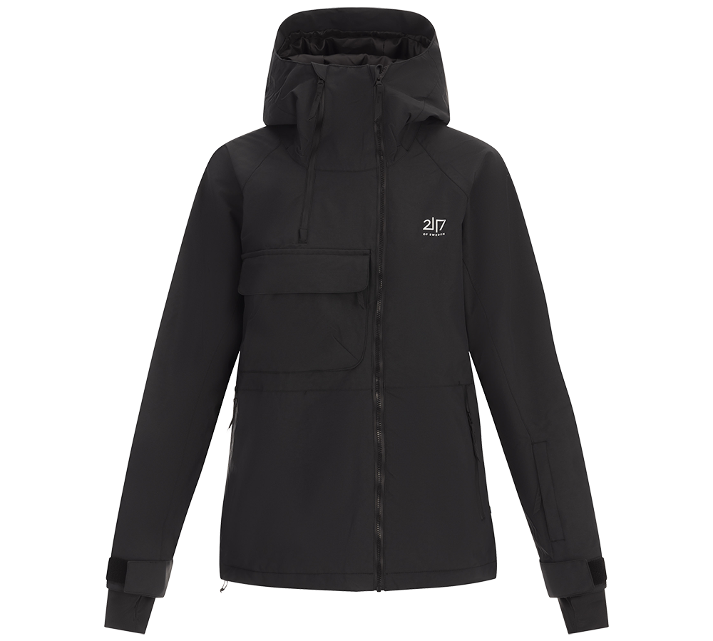 2117 of Sweden præsenterer "W Krasse Padded Ski Jacket", en yderst funktionel dame skijakke, designet til både varme og stil på skibakken. Jakken er udført i en klassisk sort farve med en diskret logo på brystet. Den har en praktisk hætte, flere rummelige lommer og er fremstillet i holdbare materialer. En ideel følgesvend for vintersportsentusiaster, der værdsætter komfort og kvalitet.