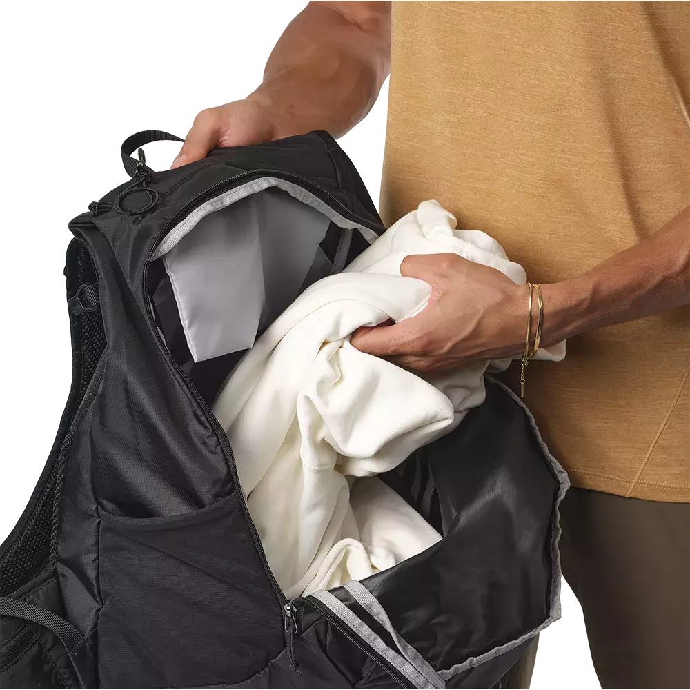 Salomon-trailblazer-10l-LC2182900-rygsaek-43067-sort-f.webp