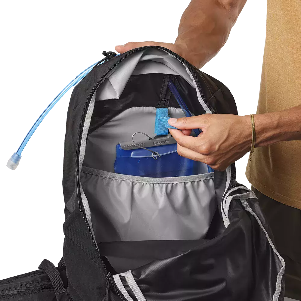 Salomon-trailblazer-10l-LC2182900-rygsaek-43067-sort-g.webp